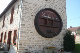 Facade tonneau maison champagne Cuillier Père et Fils